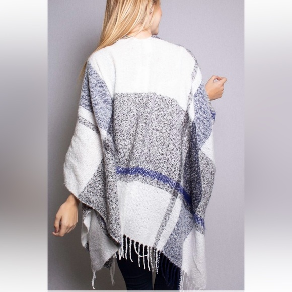 Boho Plaid Fringe Poncho Shawl - Picture 4 of 4